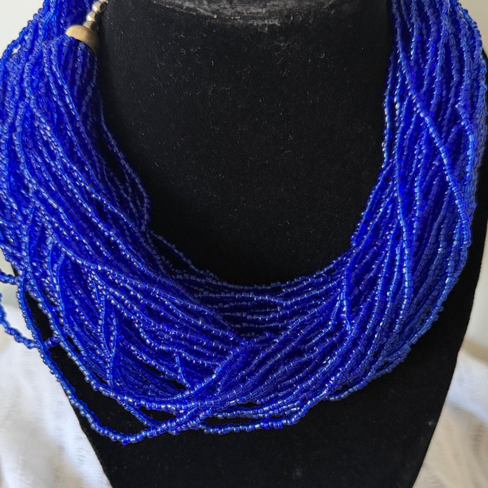 Vintage Elegant Cobalt Blue Beaded Necklace with Silver Clasp